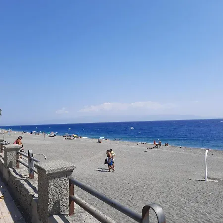 Dreams On The Sea Apartment Roccalumera